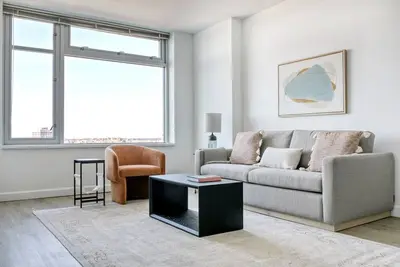 Image de Upscale Cambridge 1br w/ Gym & W/D, walk to Harvard Bridge, by Blueground