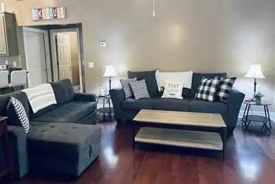 Image de Cozy home on Lake Oconee w/gameroom & Golden Tee