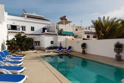 Image de Luxury 5 Bed House private pool and Sea View Nerja
