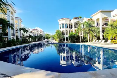 Image de Garden Floor Condo with amazing pool at Paseo del Sol