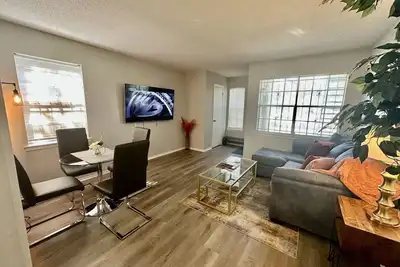 Image de Modern Comfort 2 Br Midtown 2mins to Overton Park