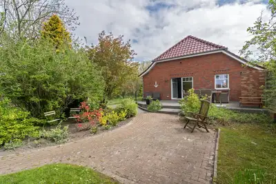 Image de Chic ground floor apartment with fantastic garden