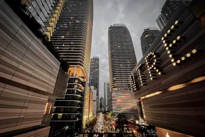 Deco Delight: Central Hub