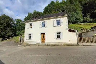 Image de Charming 3 Bed Béarnaise house - Minutes from hiking spots!