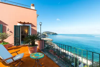 Image de Terrazza Morgera - Trois Chambres Appartement, Couchages 6