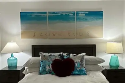 Image de [A]Mour Amour Amour The Heart of Hospitality