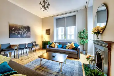 Image de Stylish & Spacious 3 Bedroom Apt in Finnieston, West End