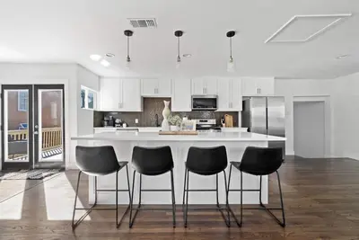 Image de Home away from home. . . Minutes to everything Dallas!