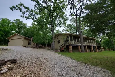 Image de Sunrise Bliss- Lakefront; Minutes to Dam Site Park and Indian Creek Park