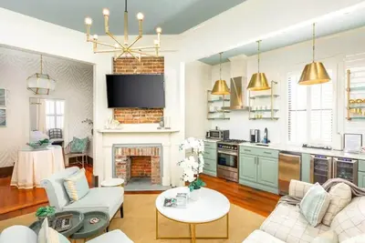 Image de The Inns | Renovated & Charming 4br Downtown