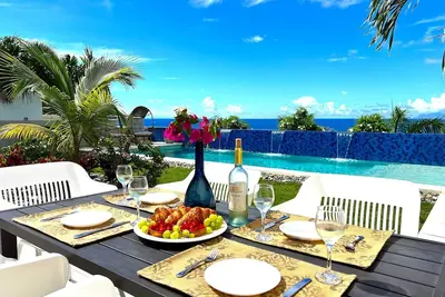 Image de Luxury 5 star Indigo Bay Villa w/ Pool-Walk to Beach