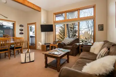 Image de Outpost: Grand Vista 423 - Snow King Location!