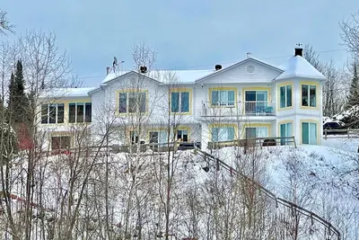 Image de Unité A - 3 Chambres Plage Privé / Bord de l'eau / Kayaks, / Starlink Internet