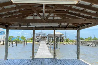 Image de Fishing and crabbing directly on Lake Pontchartrain from pier w/covered landing