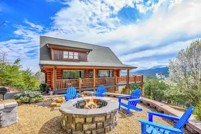 Image de STunning Views|Hot tub|FirePit|Easy Drive|Pool Table|Semi Secluded|Easy CheckOut