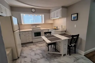 Image de Stylish 3-bd place with back yard & free parking