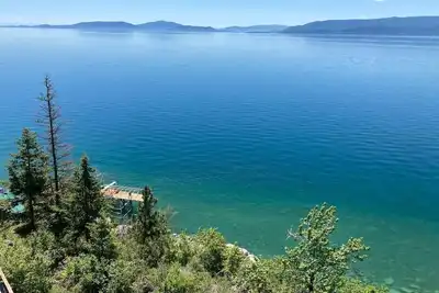 Image de Fill your soul w/ 400' of Private waterfront w/ dock, lift, diving board & more!