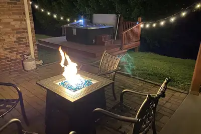 Image de 4br Walk-In ~ Game Room! ~ Hot tub ~ Free Tickets Included! (Dv-164r)