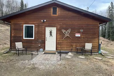 Image de Spacious 1-Bedroom Alaskan Cabin in the hills.
