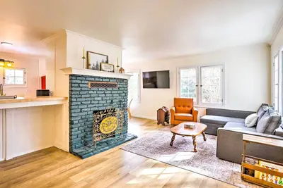 Image de Cozy Home, 1/2 Mi to Downtown, 4 Mi to Hikes!