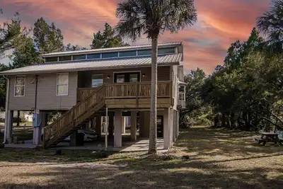 Image de Waterfront Old Florida Charm with Modern Amenities