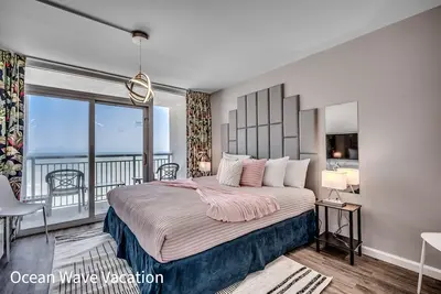 Image de Pristine Modern Beach Condo, Double Suites Perfect for Two Couples, 14th Floor