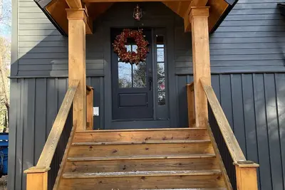 Image de Gorgeous New Farmhouse/Chalet on Bartlett/Jackson Line