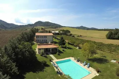 Image de Maison de vacances privée avec Wifi, piscine privée, Tv, terrasse, vue panoramique, parking