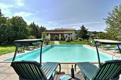 Image de Bel appartement dans une maison de vacances avec Wifi, piscine, Tv, balcon et parking