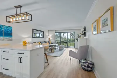 South Seas Beach Villa 2112 - Renovated one bedroom gulf front condo