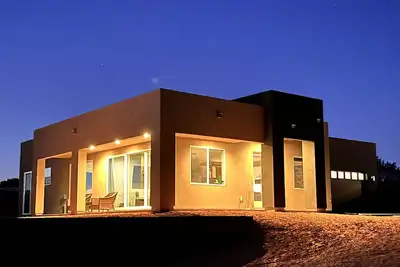 Image de Relax & Unwind in a Newer Home with Breathtaking Lake Powell Views