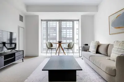Image de Ideal East Cambridge 1br w/ W/D & Gym, steps from Train, by Blueground