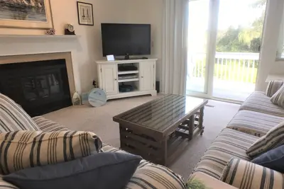 Image de Mariner Court residence with central Ac, access to the Association Beach, Tennis, and Pool.