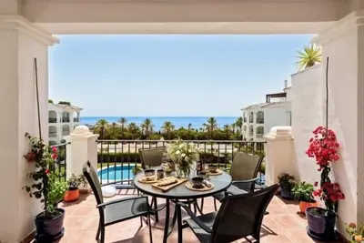 Jazmin Miraflores vue sensationnelle! Piscine, parking souterrain, WiFi