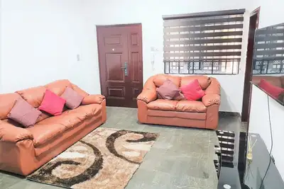 Luxury 2Bed, 2Bath Aprt @ Adenta. WiFi. Clean. Safe