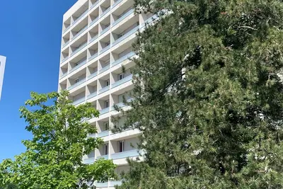 Image de Studio avec balcon et place de parking dans résidence calme