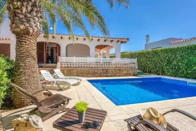 Image de Aure, Villa avec piscine et climatisation!