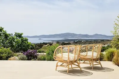 Panoramic Vineyard Villa w/ Large Private Pool 18m