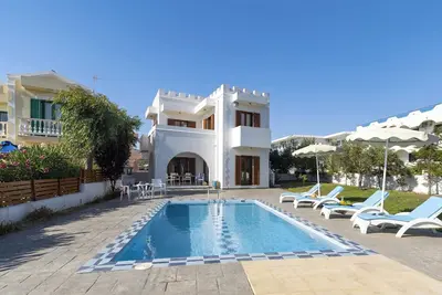 Image de Homerez - Villa ensoleillée à Kolympia avec piscine privée