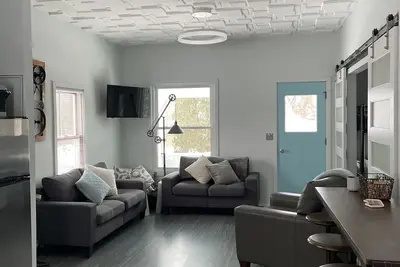 Image de Cozy Mountain Biking Retreat, Lake View, Walking distance to Town