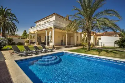 Image de Jolie maison avec 3 chambres et piscine dans le secteur Alberes