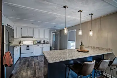 Image de Lake Harbor Landing - Cozy Cottage on the Rez