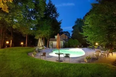 Image de Modern Lake House with Pool =Pet Friendly=