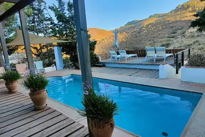 Image de Typical Andalusian farmhouse surrounded by mountains and 8 km from the sea