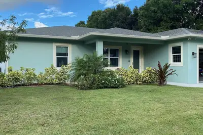 Image de Southern Memories - Buttonwood: Dog friendly, quiet fenced yard