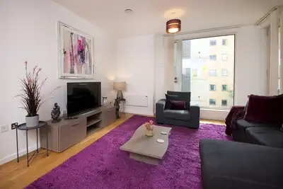 Deluxe 2 Bed 2 Bath Spacious City Centre Apartment