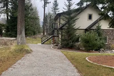 Image de Central to the Hub Sports Center, biking, hiking, walking, running and lakes!