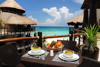 Image de Winner of Top 25 in Luxury All  Mexico- Oceanfrt- 2/2 Beach Club #29