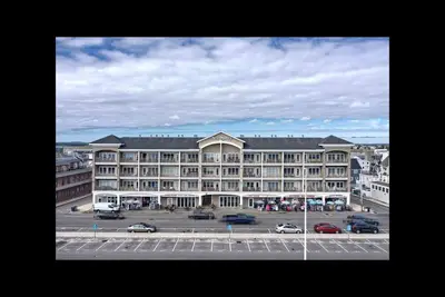Ocean Front Beach View Fully Furnished Family Vacation Condo