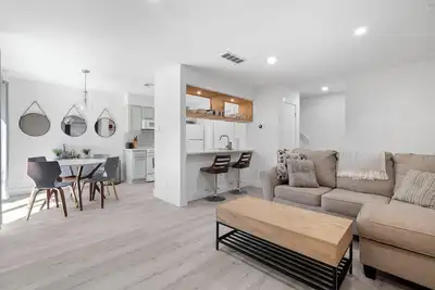 Image de Lovely 2-br Townhome in Crestview! Ideal Wfh Setup